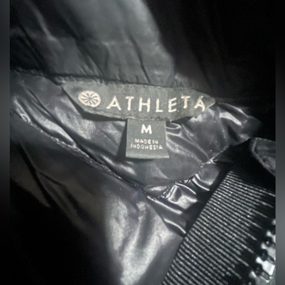 Athleta black puffer vest size M - Picture 3 of 7